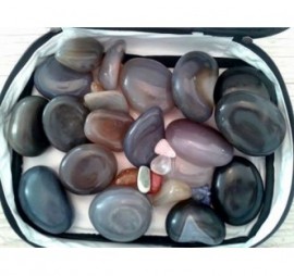 Kit de Pedras para Massagem com 20 Pedras e 9 cristais Naturais com Necessaire